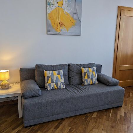 3-Bedroom Apt In Town Square ヴロツワフ エクステリア 写真