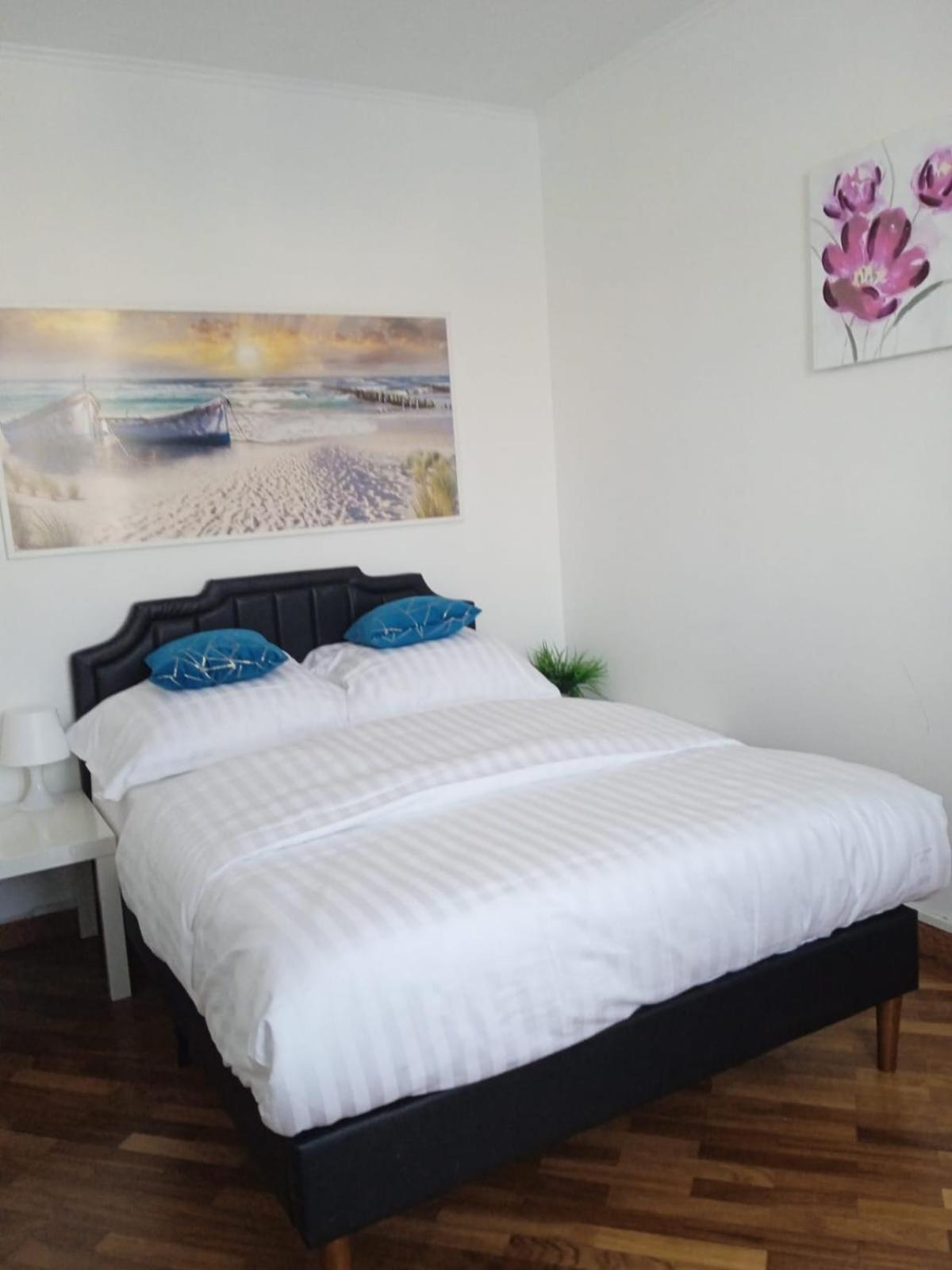 3-Bedroom Apt In Town Square ヴロツワフ エクステリア 写真