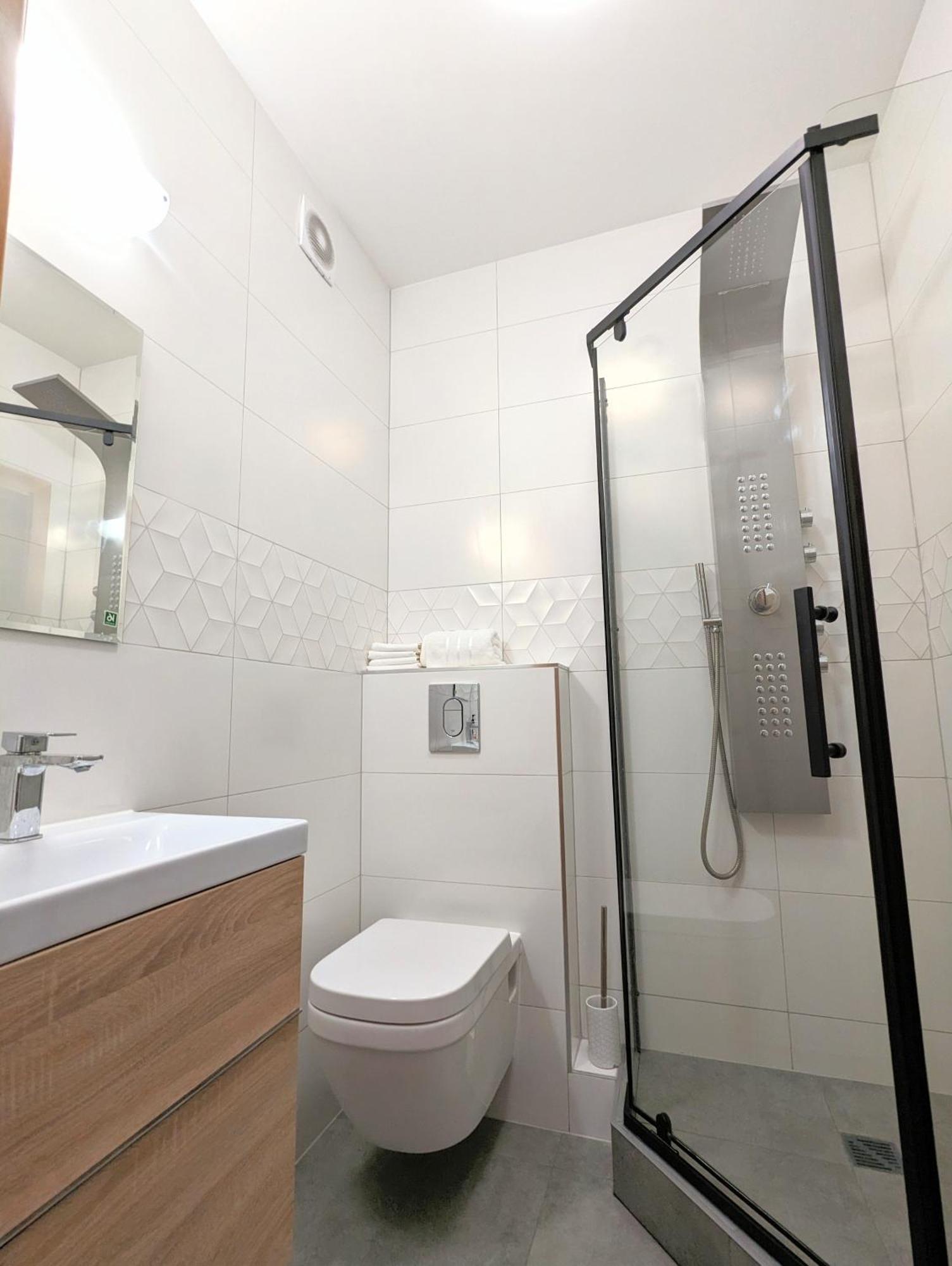 3-Bedroom Apt In Town Square ヴロツワフ エクステリア 写真