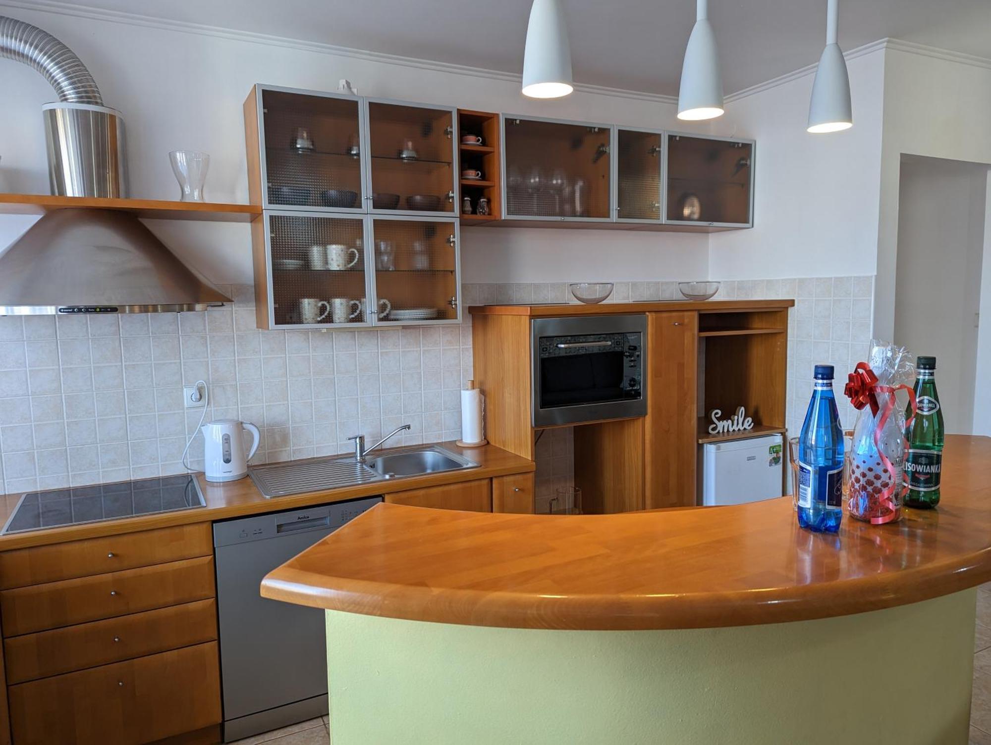 3-Bedroom Apt In Town Square ヴロツワフ エクステリア 写真