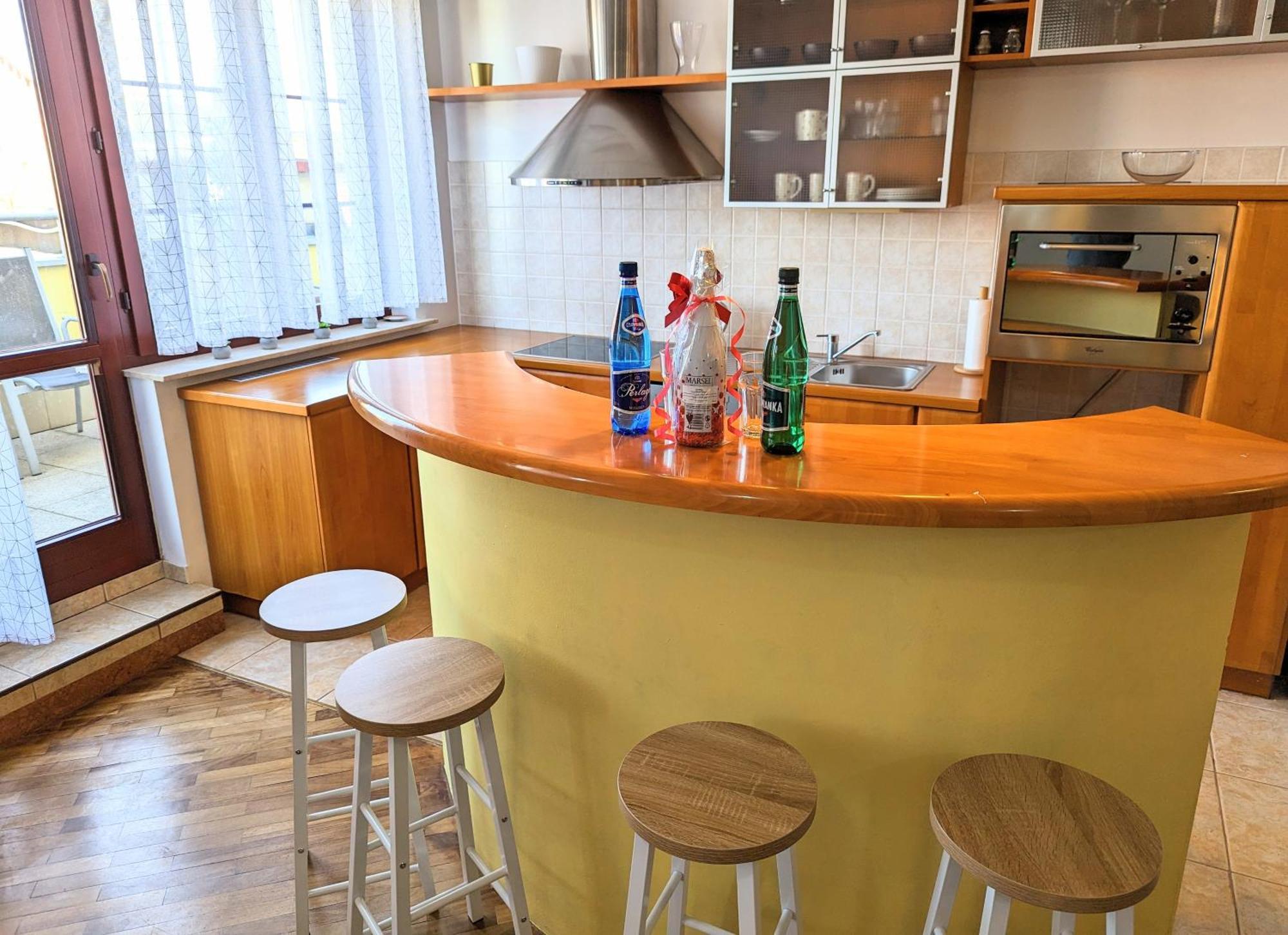 3-Bedroom Apt In Town Square ヴロツワフ エクステリア 写真